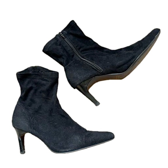 Premiere Collection Y2K Black Pointed Toe Faux Suede Ankle Boots Booties -Size 8 - Picture 1 of 12